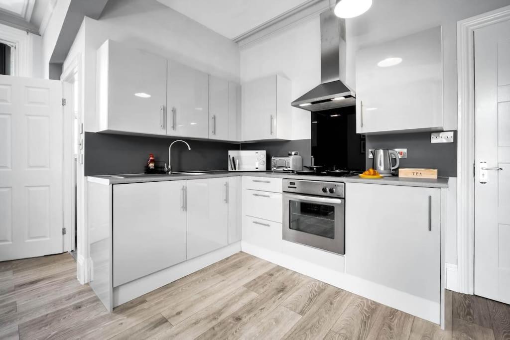 Modern Centre Studio - Free On-site Parking * Wolverhampton